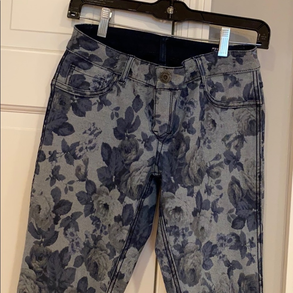 Flip Side jeans. Reversible skinny jeans. - Picture 4 of 14